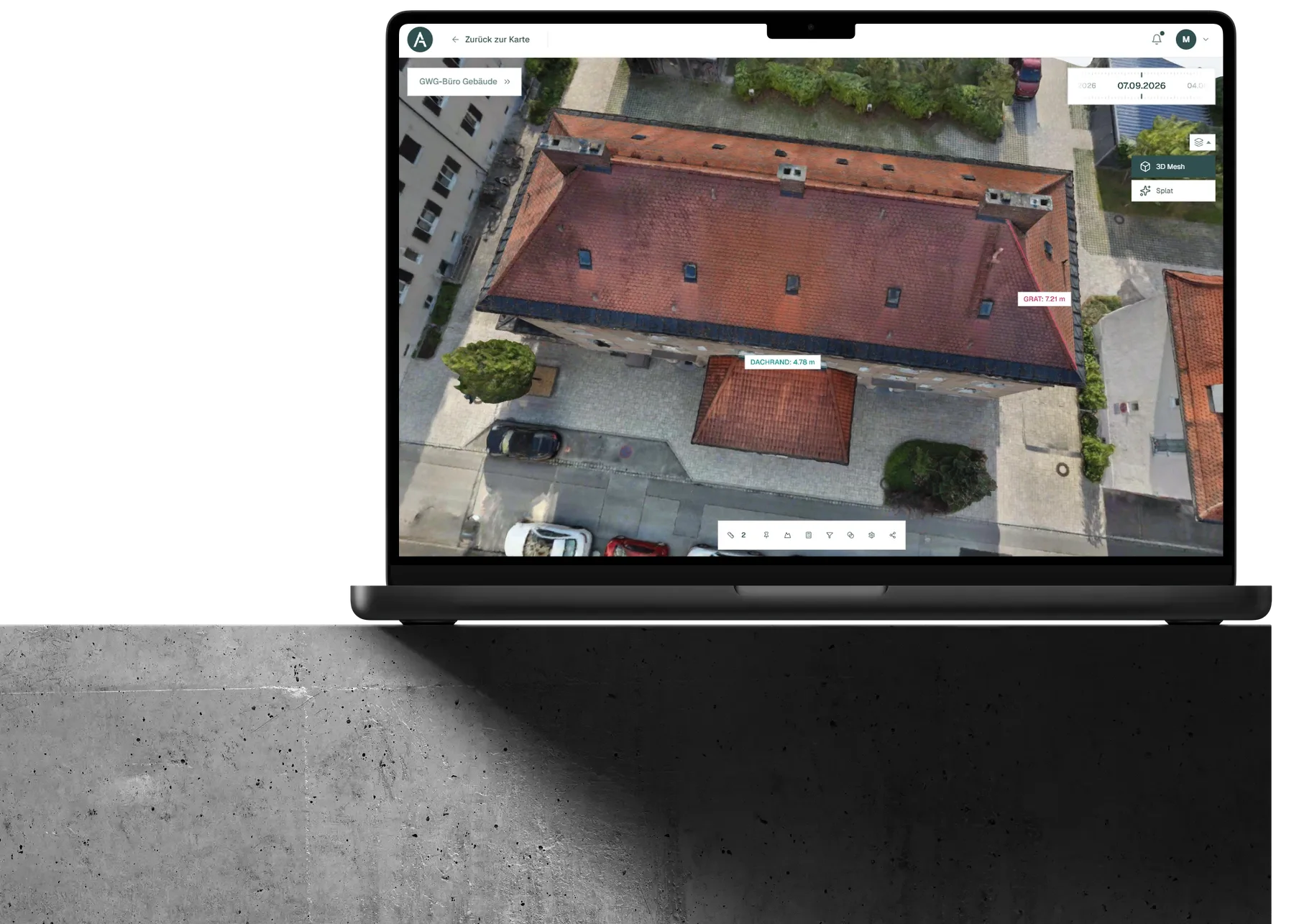 PixAtlas im Browser: 3D-Modell eines Bürogebäudes mit Dachaufmaß — Dachrand und Grat vermessen